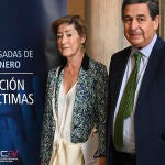 Victoria Ortega , presidenta del Consejo General de la Abogacía Española y Julio Sanz Orejudo presidente del Consejo de la Abogacía de Castilla y León , durante la inauguración de las X Jornadas de Abogados y Abogadas de Violencia de Género en León