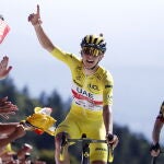 Pogacar celebra su segunda victoria de etapa consecutiva ante la desolación de Vingegaard