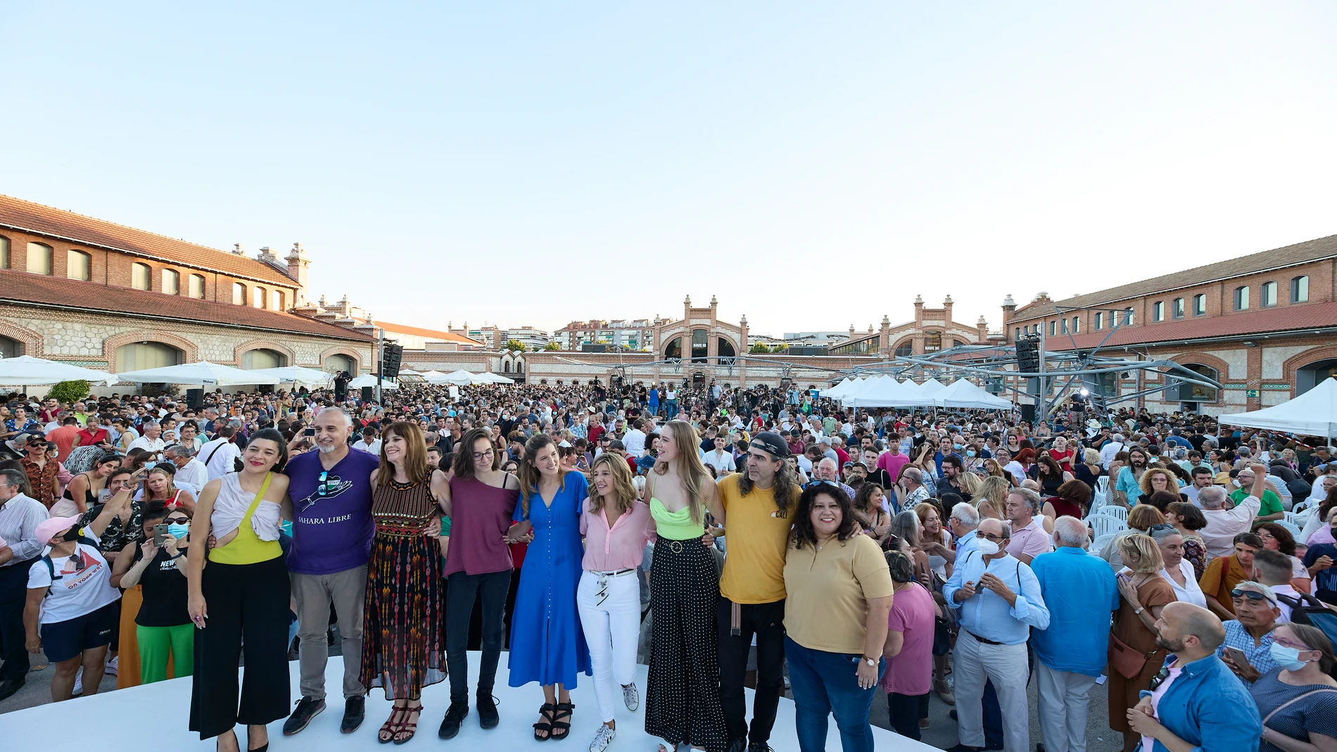 La vicepresidenta segunda, Yolanda Díaz (4d), durante el primer acto de Sumar, en Matadero Madrid, a 8 de julio de 2022, en Madrid
