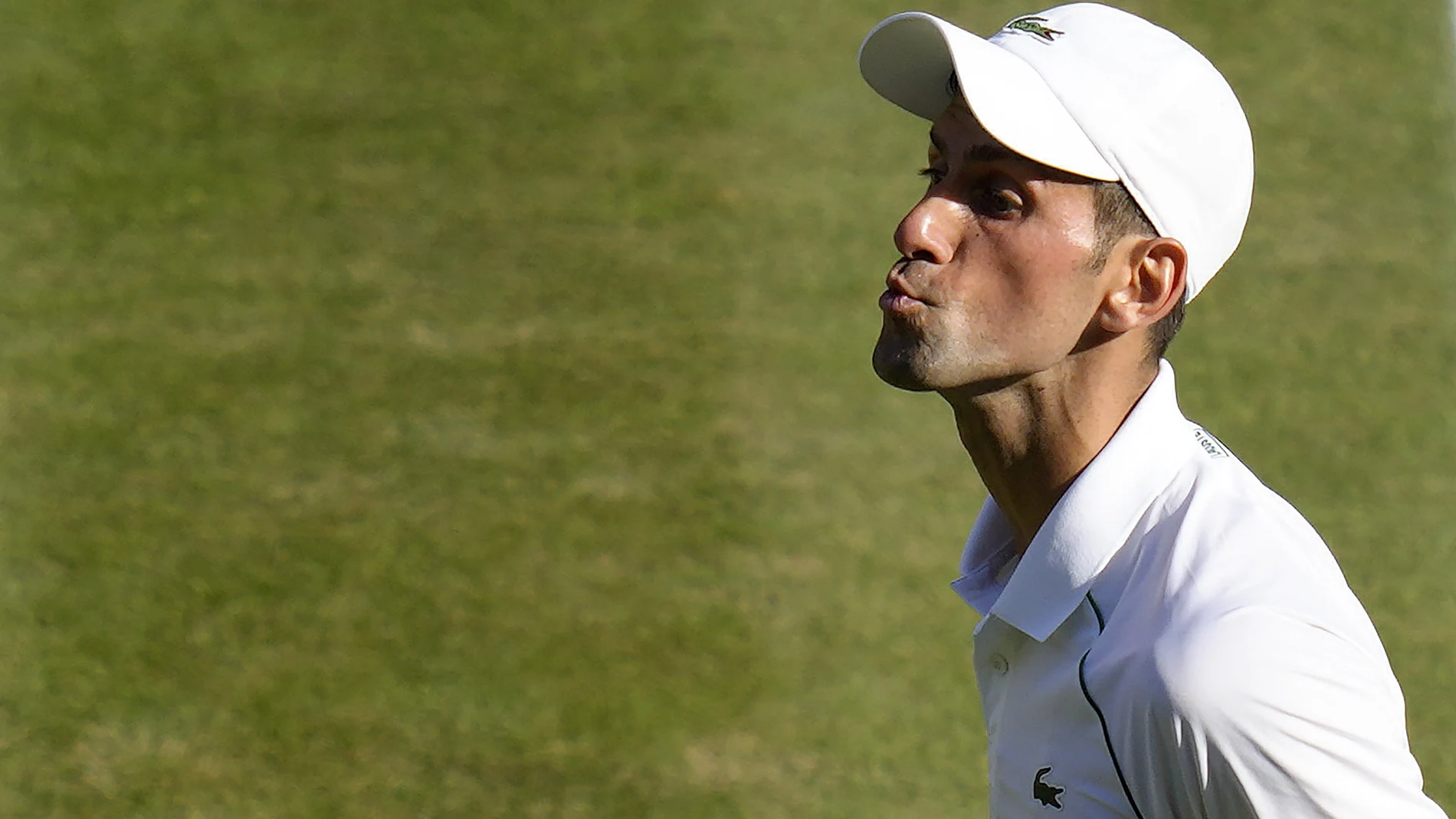 Novak Djokovic lanzó un beso a la grada de la central de Wimbledon en el partido de semifinales contra Norrie