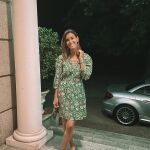 Ha llevado un conjunto de blusa y falda que se encuentra de rebajas
