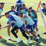 Los jugadores del Atlético, durante el primer entrenamiento de la temporada