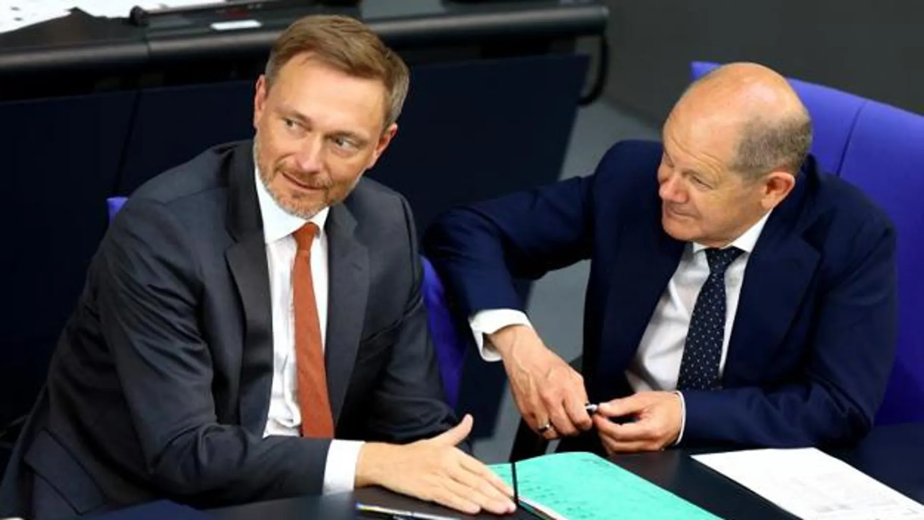 El ministro de Finanzas, Christian Lindner, en una imagen de archivo con el canciller alemán, Olaf Scholz