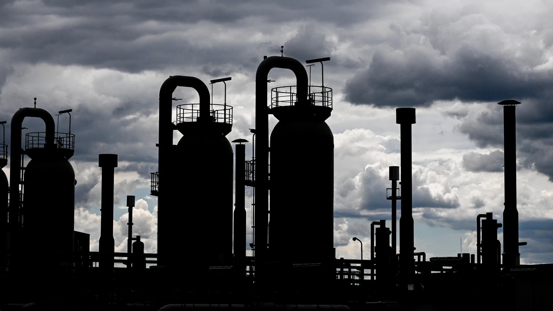 Vista de las tuberías de gas en la estación compresora de gas de Mallnow, Alemania