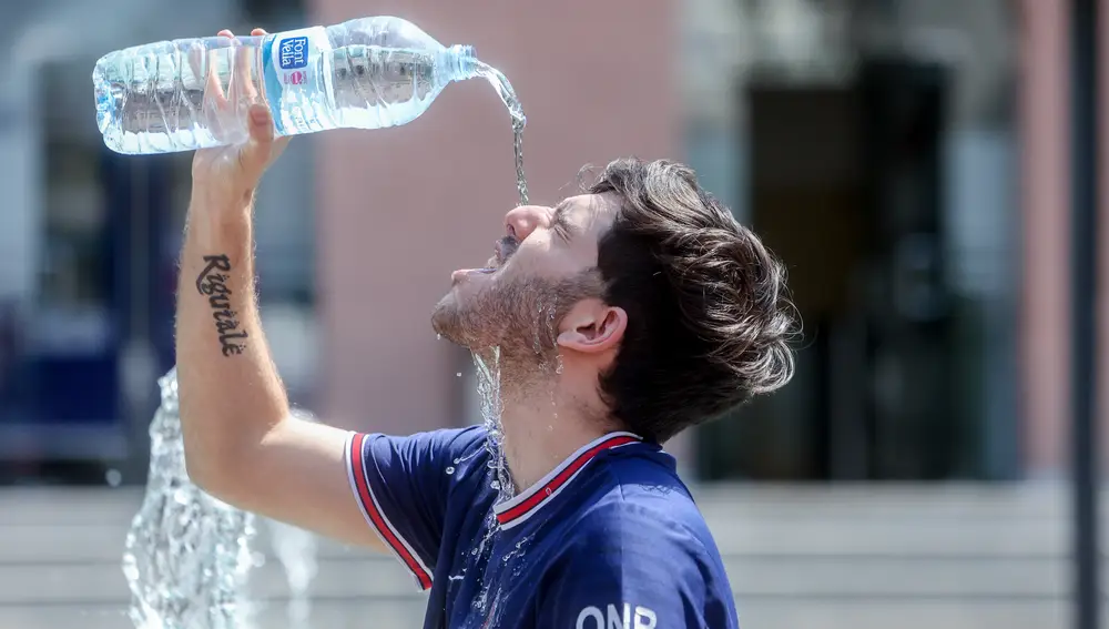 La hidratación es fundamental en verano