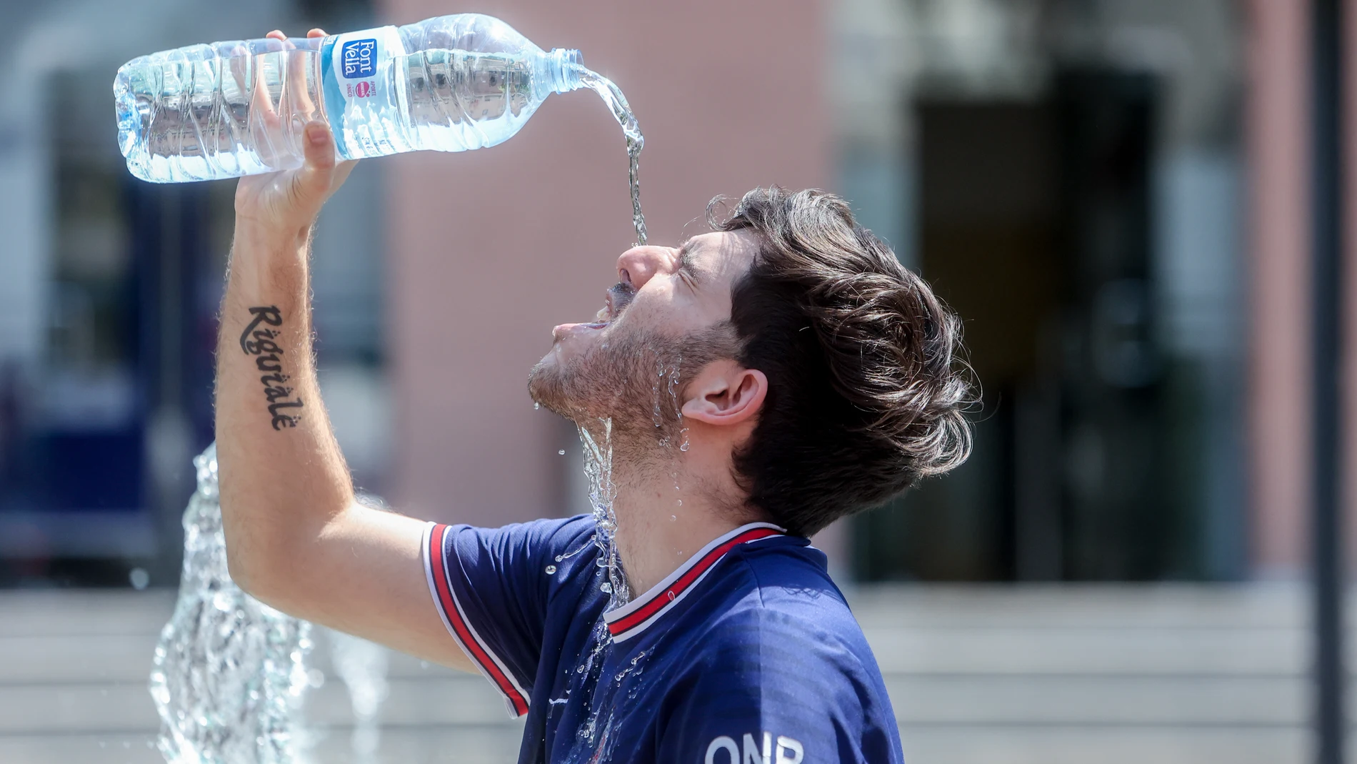 La hidratación es fundamental en verano