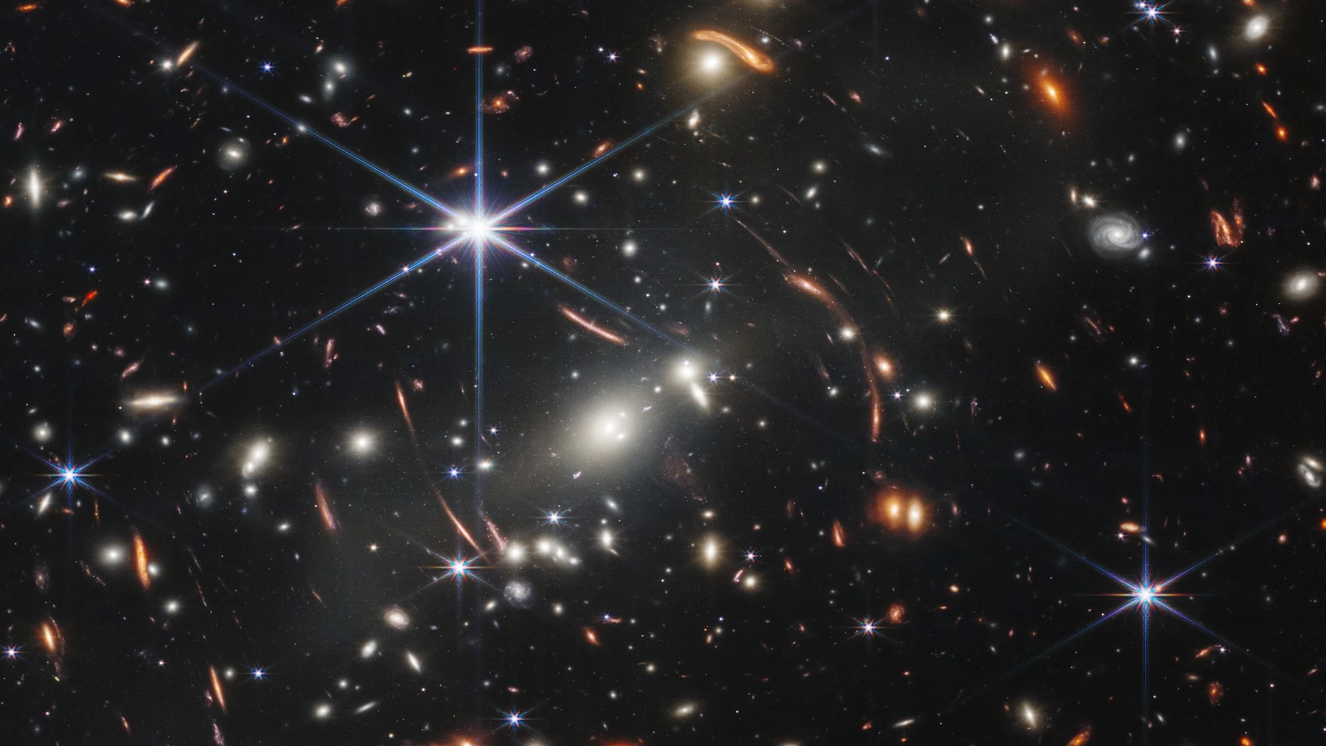 Imagen proporcionada por la NASA el pasado 12 de julio sobre la galaxia SMACS 0723, capturada por el telescopio James Webb
