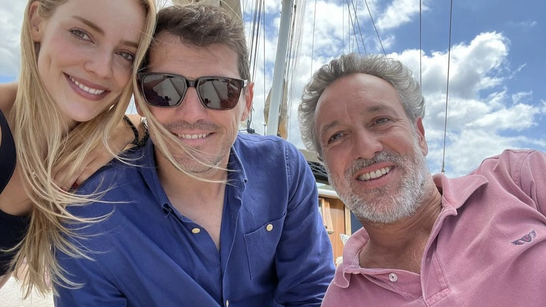 Iker Casillas junto a la actriz Alejandra Onieva y Luis Gómez de Parra, antiguo contable del Real Madrid