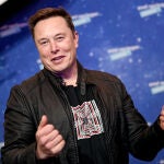 Musk durante la entrega de premios Springer