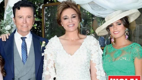 Ortega Cano y Ana María Aldón, el día de su boda, junto a Gloria Camila