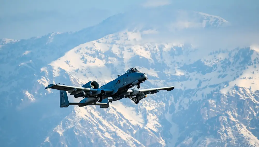A-10 Thunderbolt II en pleno vuelo