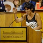 La portavoz del grupo parlamentario mixto, Teresa Rodríguez, durante su intervención en la segunda sesión del pleno de investidura