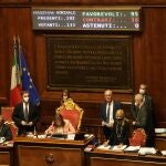 Draghi no esperó el resultado de la votación en el Senado en Roma. Logró 95 síes frente a 38 noes