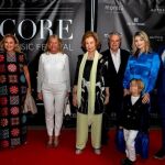 La Princesa Irene de Grecia, la princesa Alia de Jordania, María Ángeles Muñoz, La Reina Sofía, el Duque de Sevilla, Sophie de Borbón-Karoly, Francisco de Borbón Von Hardenberg y su hijo Francisco