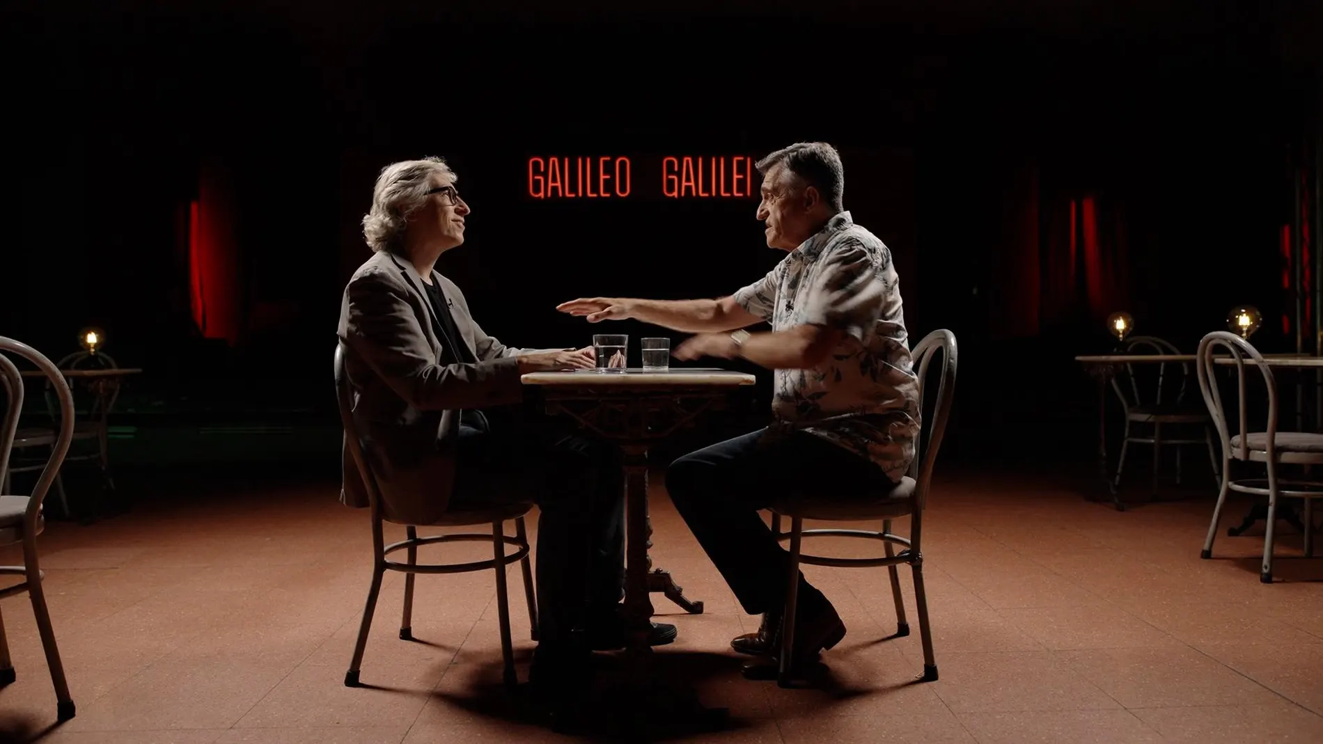 El presentador de «El intermedio» ha querido contar con su amigo y confidente David Trueba