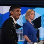 Rishi Sunak y Liz Truss en el debate televisado