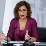 La ministra de Hacienda, María Jesús Montero, durante su intervención en la rueda de prensa tras el Consejo de Ministros