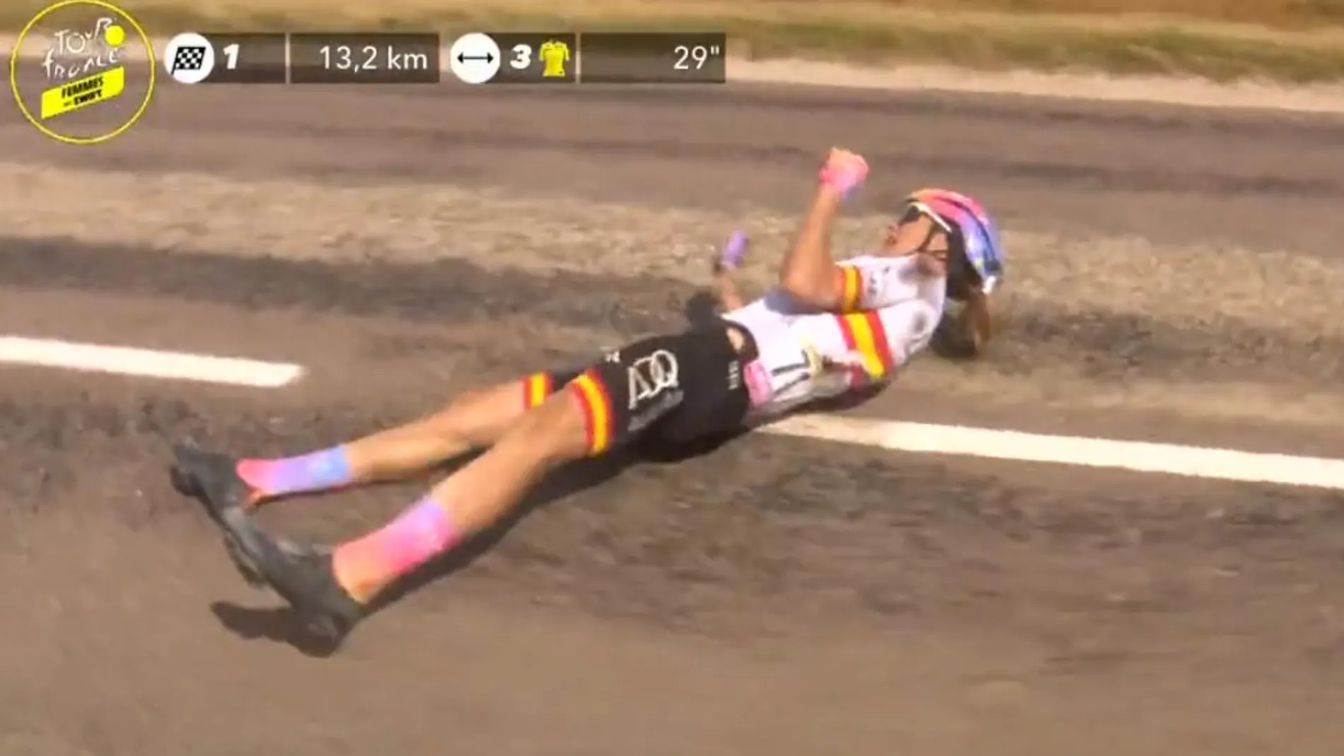 Mavi García, en el suelo