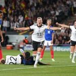Popp celebra el segundo gol de Alemania