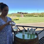 La gerente de la bodega Copaboca, Raquel Alonso, con el nuevo vino