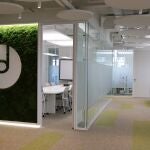 Interior de las oficinas de Jazz Pharmaceuticals en Madrid, un proyecto de Galöw Arquitectura Saludable