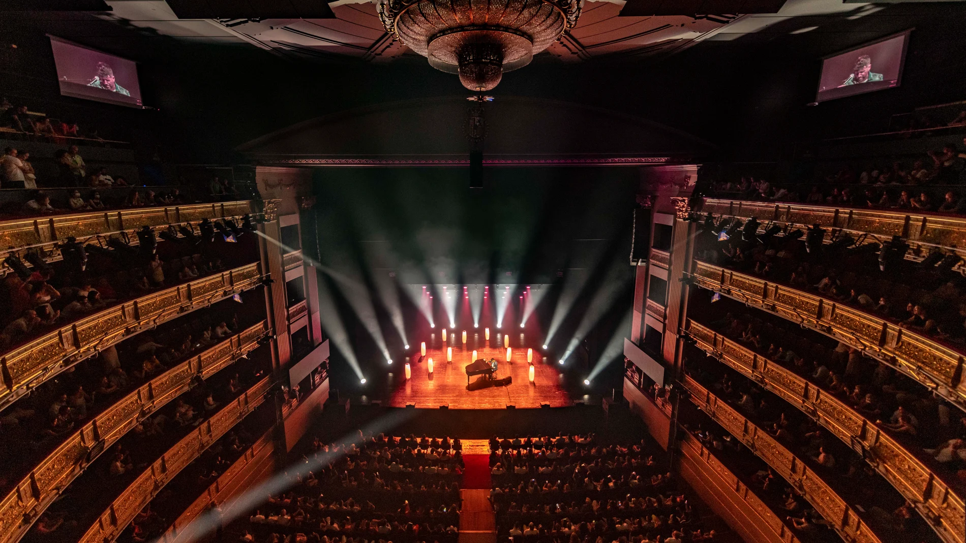 Vista del Teatro Real donde Pablo López dio un concierto con un solo de piano y voz