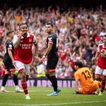 Gabriel Jesus celebra uno de los tres goles anotados al Sevilla