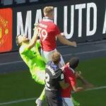 Oblak recibe un codazo de Mc Tominay