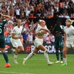 Kelly celebra el gol de la victoria de Inglaterra