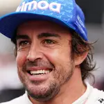 FILED - 23 April 2022, Italy, Imola: Spanish F1 driver Fernando Alonso of team Alpine smiles after the Grand Prix of Emilia-Romagna race. Fernando Alonso, a two-time world champion, will join Aston Martin to replace the departing Sebastian Vettel from next season, the British Formula One team said Monday. Photo: David Davies/PA Wire/dpa (Foto de ARCHIVO) 23/04/2022 ONLY FOR USE IN SPAIN