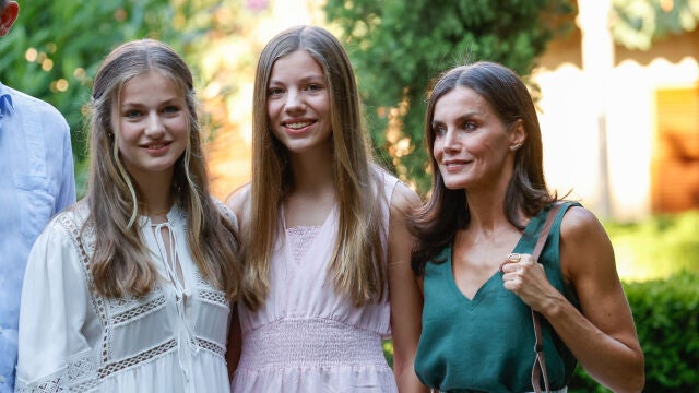 La Princesa Leonor, Sofía y la Reina Letizia en su visita a Cartuja de Valldemossa