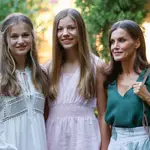 La Princesa Leonor, Sofía y la Reina Letizia en su visita a Cartuja de Valldemossa