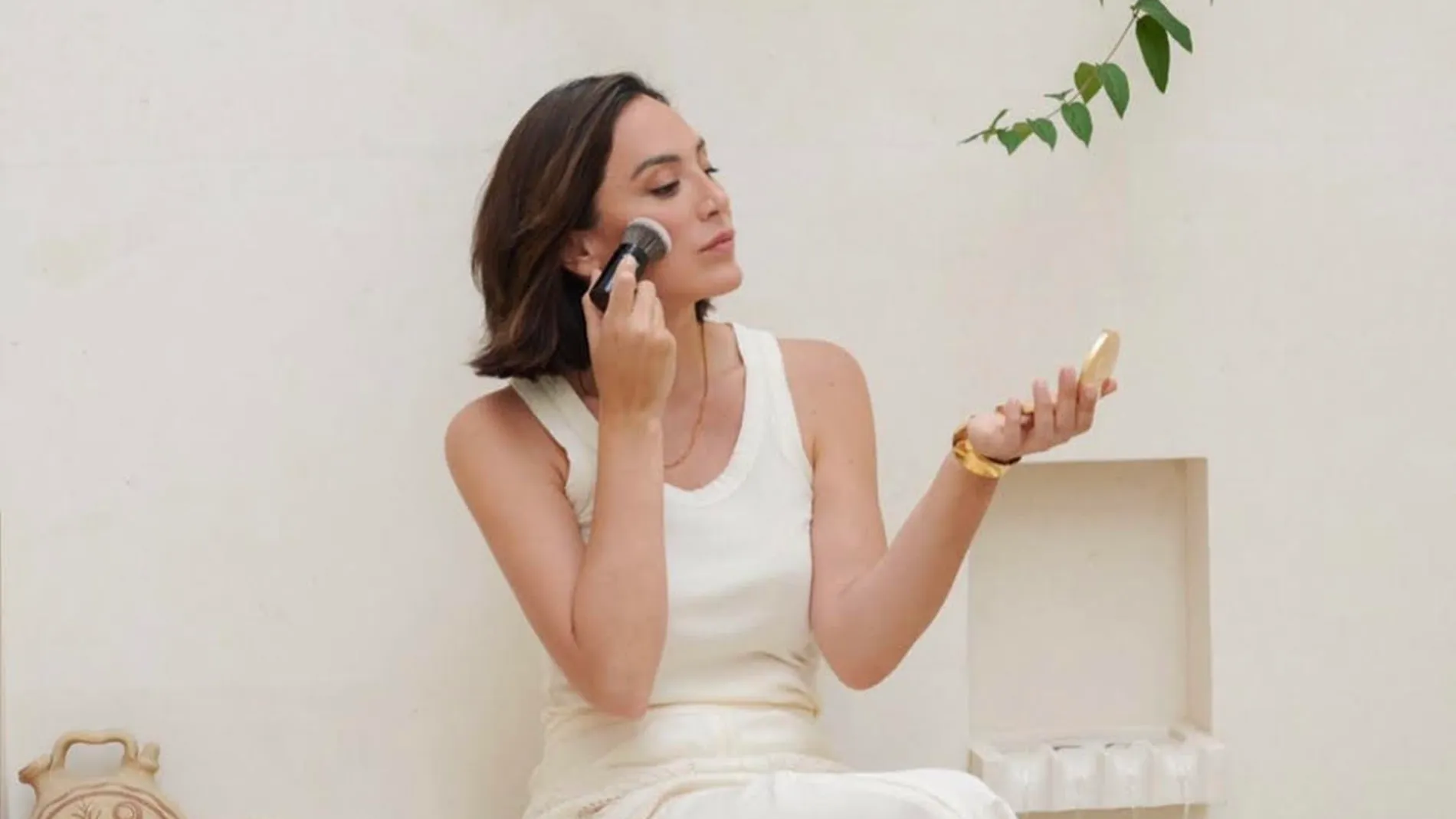 Tamara Falcó con las sandalias de tiras del verano.