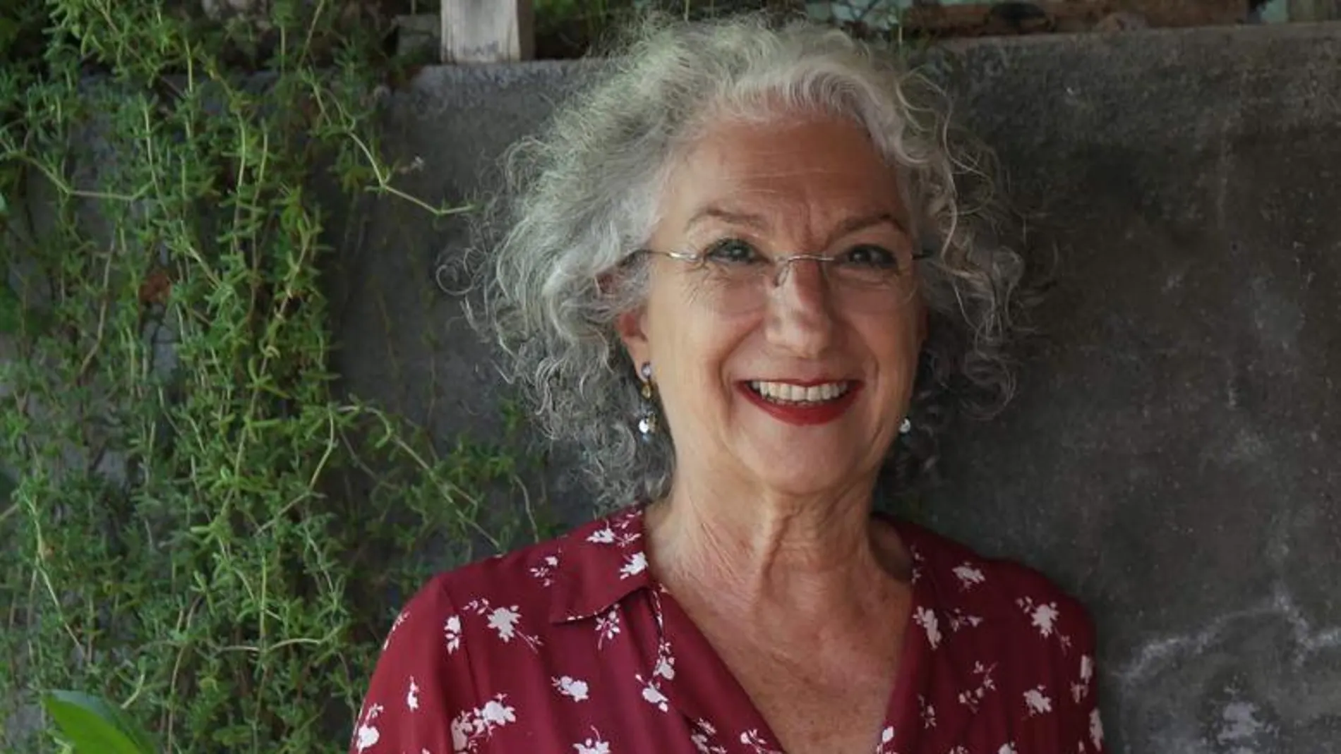 Una imagen de la autora de la novela