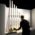Una gran flauta de pan en la exposición interactiva "Play. Ciencia y Música", en la Ciudad de las Artes y las Ciencias.