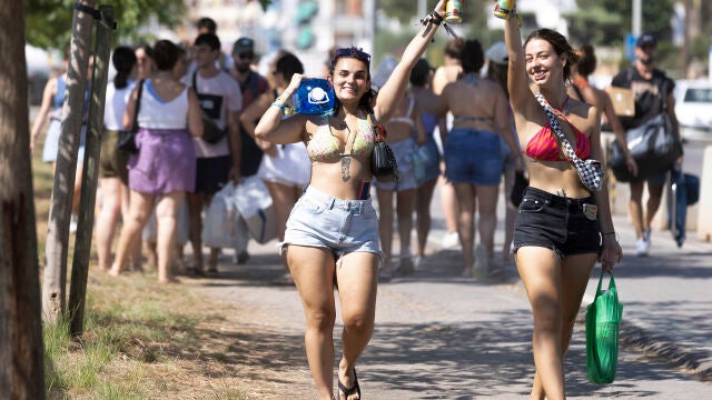 El Arenal Sound vuelve a la playa de Burriana (Castellón) tras dos años de parón a causa del coronavirus consolidado como uno de los eventos musicales más multitudinarios de España -el más popular para el público joven-, con prácticamente todos sus abonos vendidos desde octubre de 2018 y con un cartel volcado casi por completo en el reguetón y el trap latino.