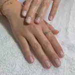Así es la manicura más elegante y fácil de mantener del verano
