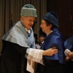 Investidura de doctores honoris causa por la UNED a Margarita Salas y Santiago Grisolía, en 2011