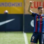 El jugador polaco Robert Lewandowski, durante la presentación en el Camp Nou