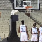 Los cuatro hermanos Antetokounmpo, durante un entrenamiento