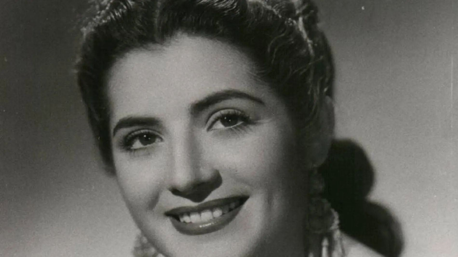 Juanita Reina lucía en públicouna presencia majestuosa