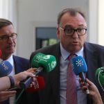 El consejero de Turismo, Cultura y Deporte, Arturo Bernal, atiende a los medios tras la reunión telemática con la Conferencia Sectorial de Energía