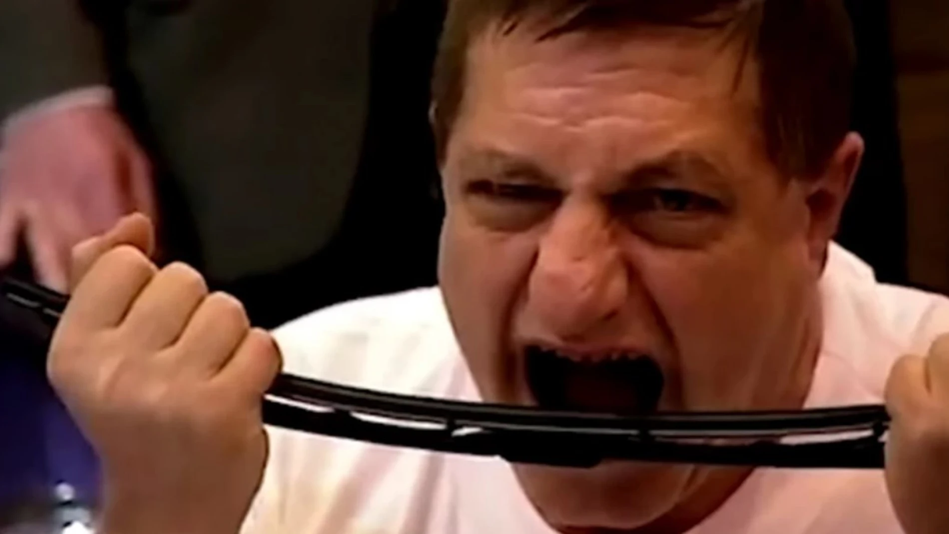Michel Lotito fue capaz de comer hasta nueve toneladas de metal a lo largo de su vida