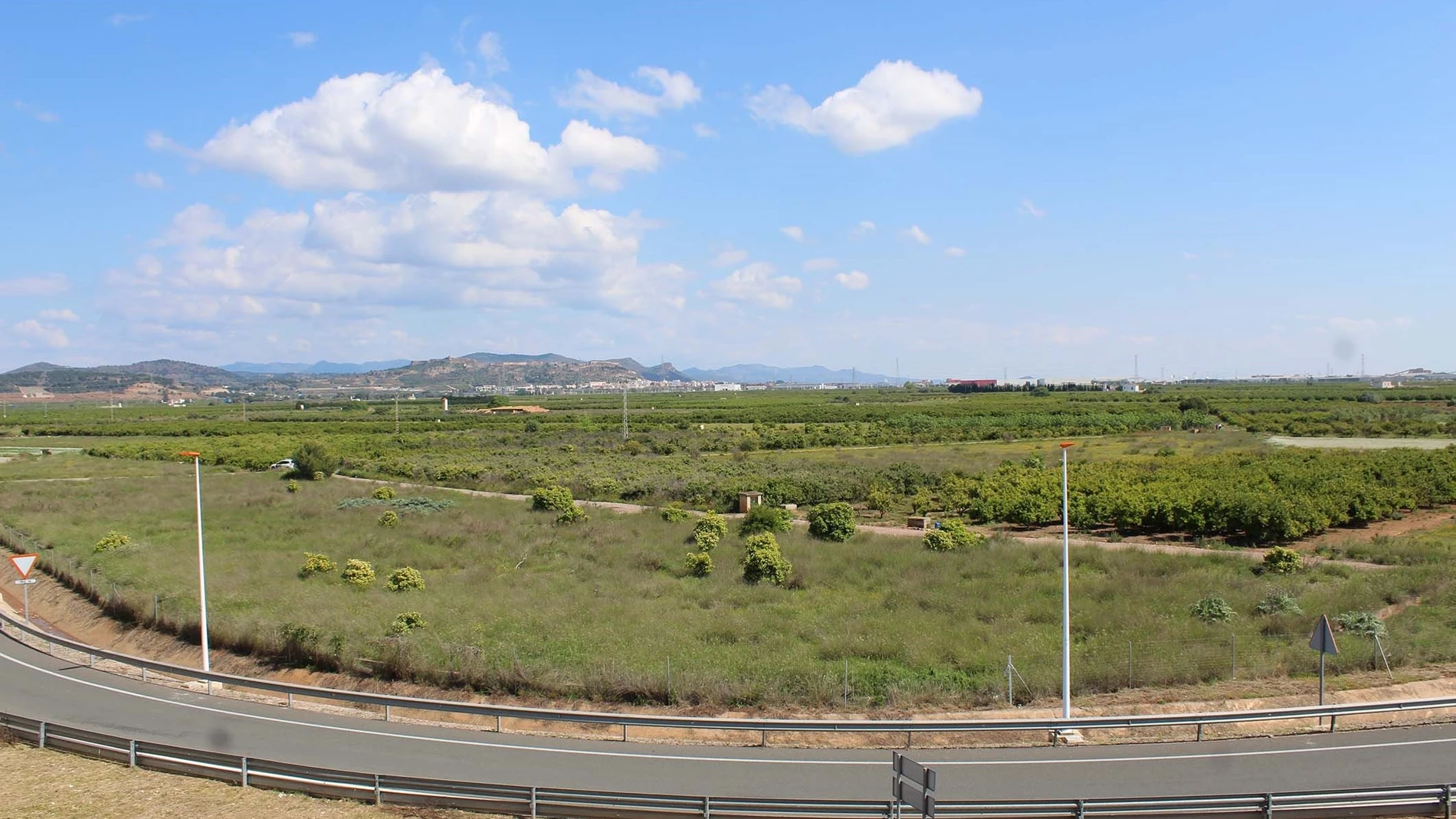 Urbanismo trabaja en la reducción del impacto ambiental de la planta fotovoltaica que surtirá de energía a la gigafactoría, según el concejal de Sagunto
