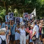 Numerosas pancartas en favor de los etarras, de su impunidad y del fin de la dispersión se exhibieron en las fiestas de Plencia