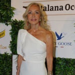 Carmen Lomana en el concierto de Raphael en Starlite.