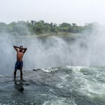 La Piscina del Diablo se encuentra en las Cataratas Victoria