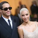 Pete Davidson y Kim Kardashian