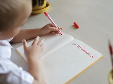 Un niño zurdo Un niño zurdo