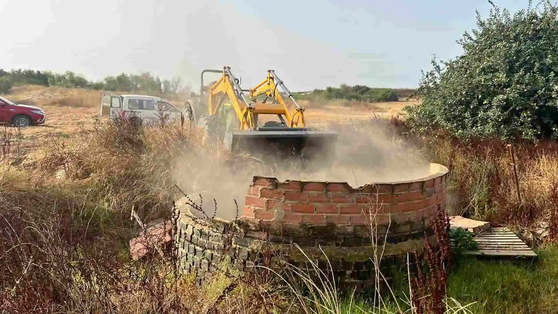 Sellado de uno de los pozos ilegales en el entorno de Doñana